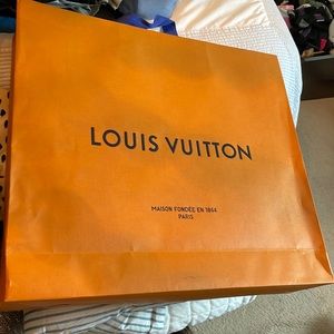 Neverfull was purchased in this box and bag - complete with LV bow (empty set)*